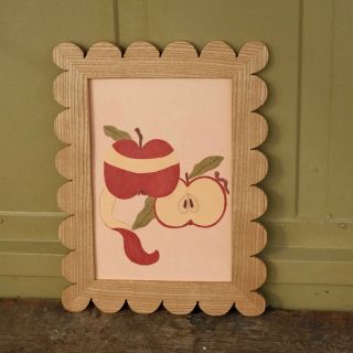 S kvietkovaným rámikom, ktorý už možno poznáš, ti popredstavujeme aj naše nové tlačené printy🍎 Už dlhšie som nad tým...